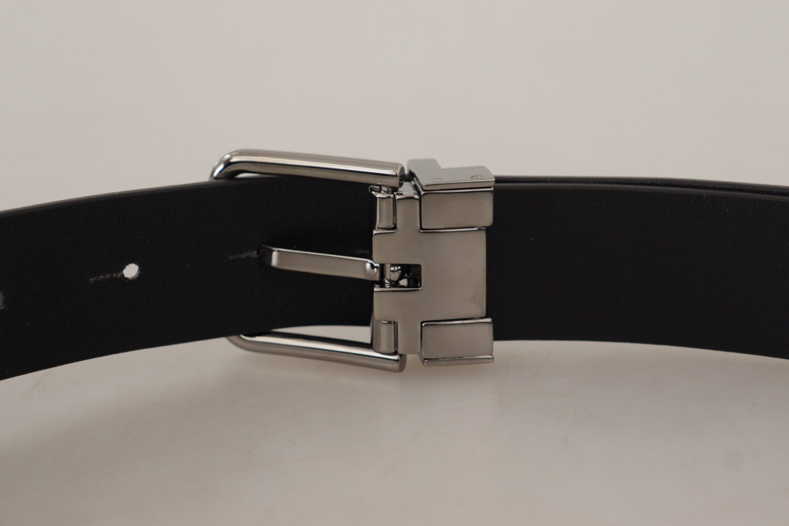 Dolce & Gabbana Elegant Black Leather Belt with Metal Buckle