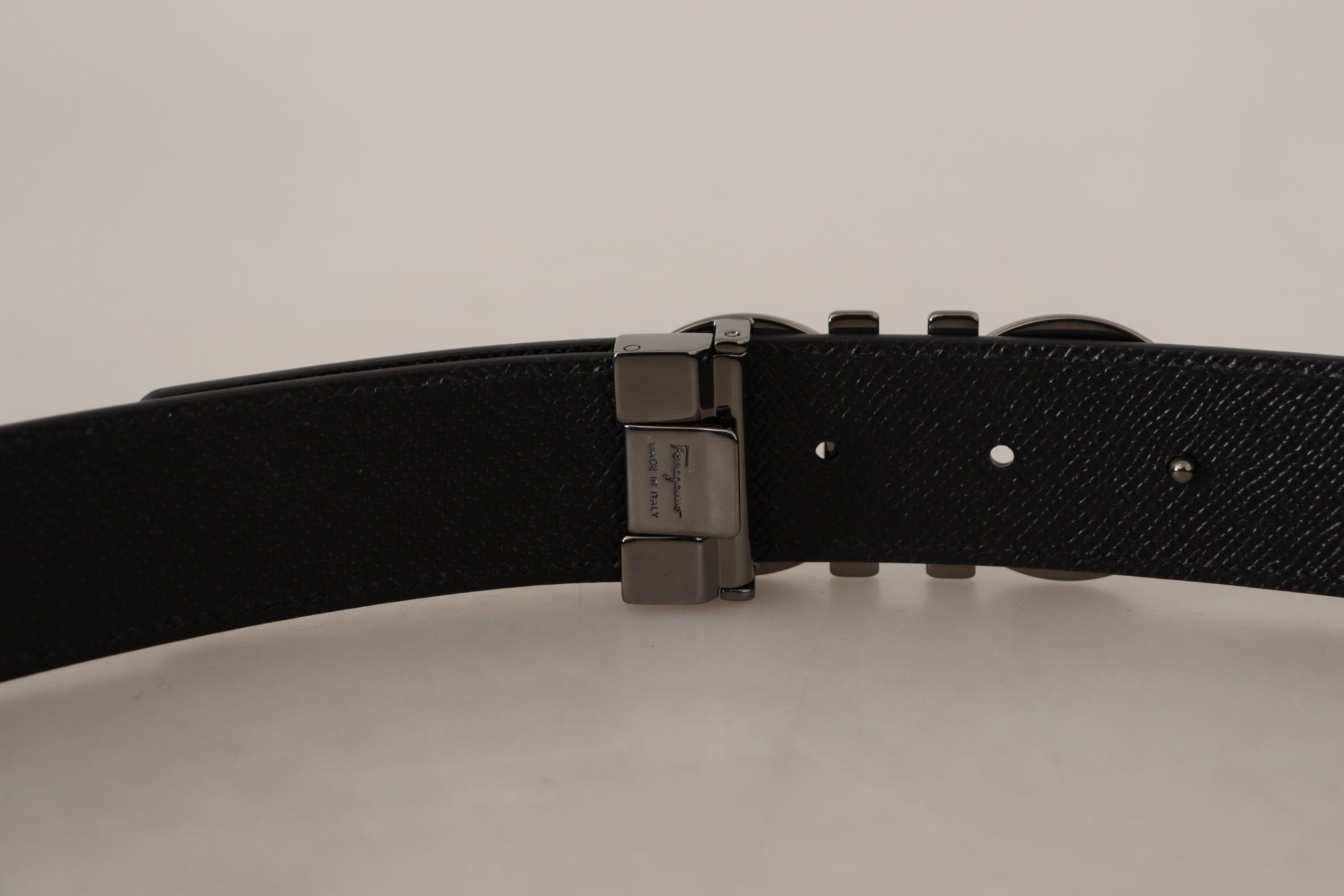 Salvatore Ferragamo Elegant Reversible Calf Leather Belt